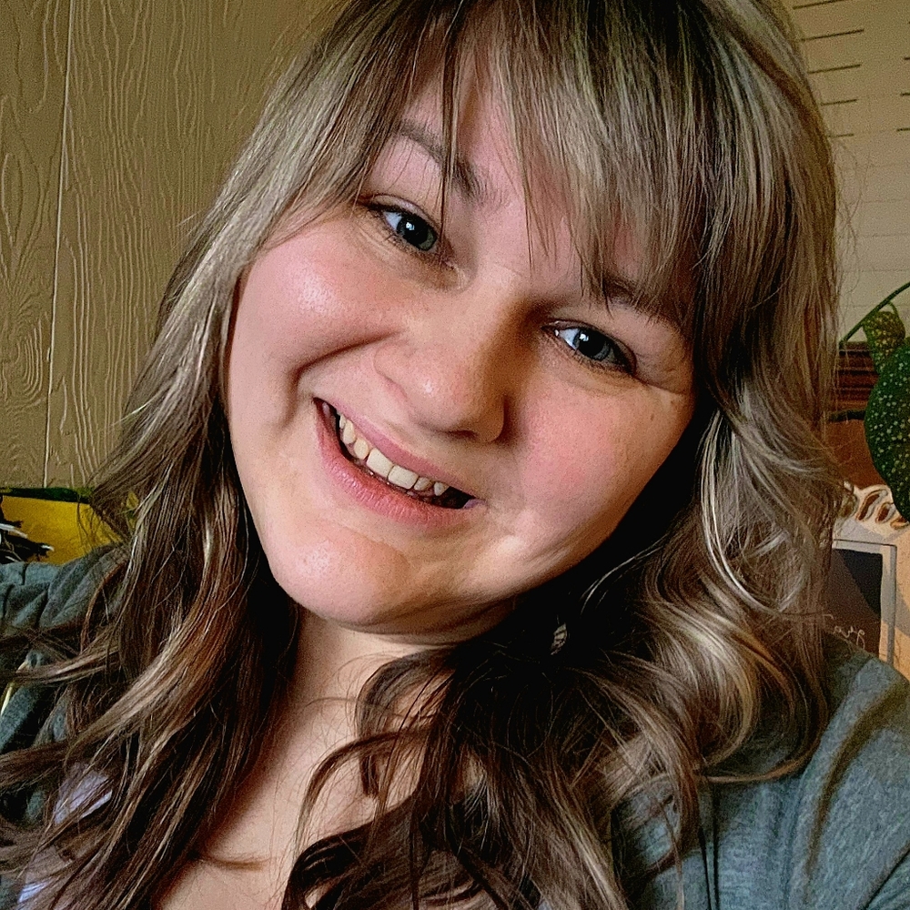 Meet your Posher, Larisa